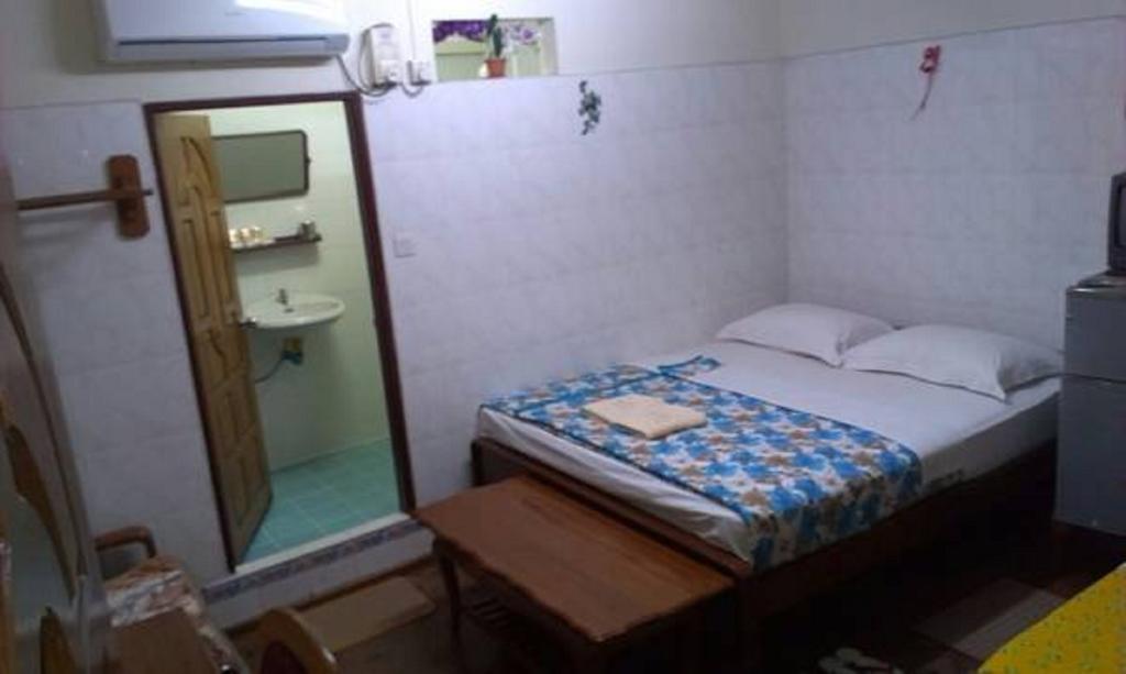 Chan Myae Guesthouse Rangoon Værelse billede