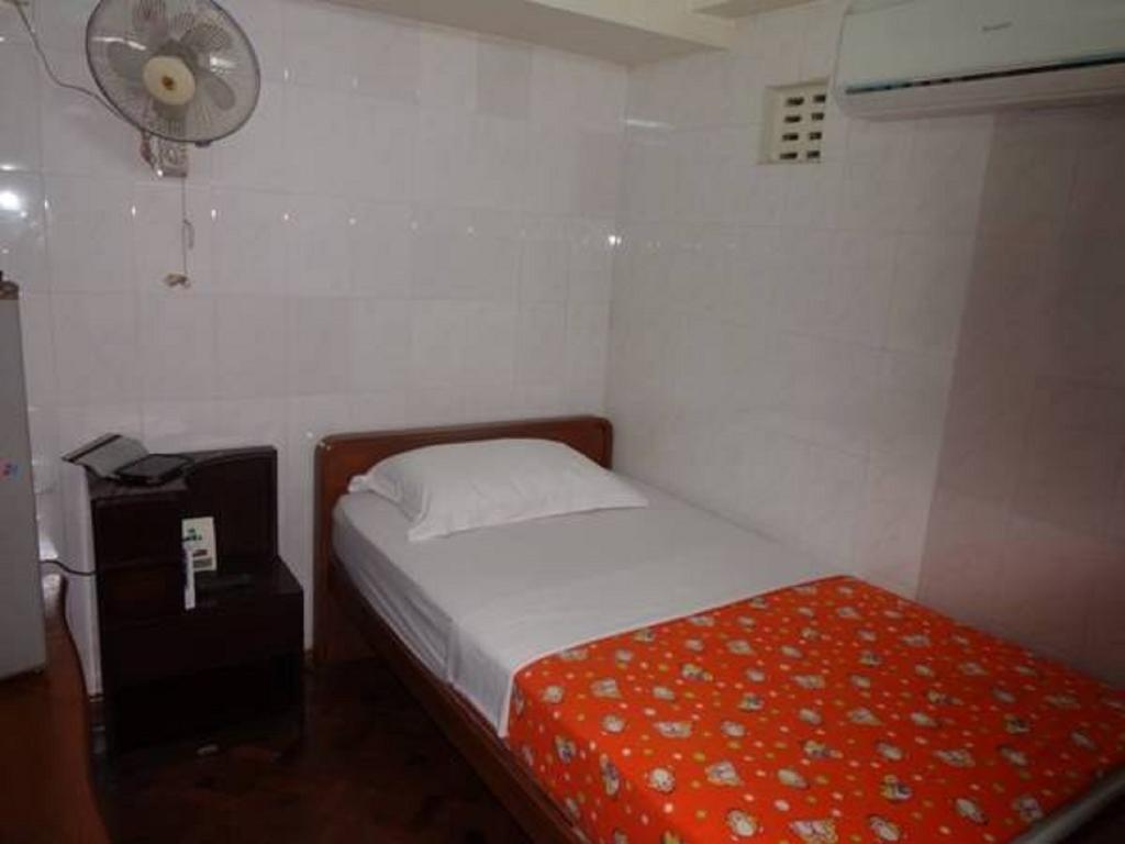 Chan Myae Guesthouse Rangoon Værelse billede